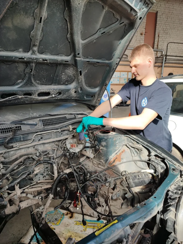 Transporto priemonių remonto praktika dirbtuvėse